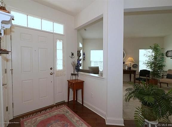 5th image of 5 Chapel Hill Ct