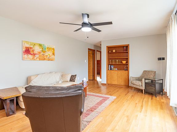 4th image of 2522 N Skyline Dr