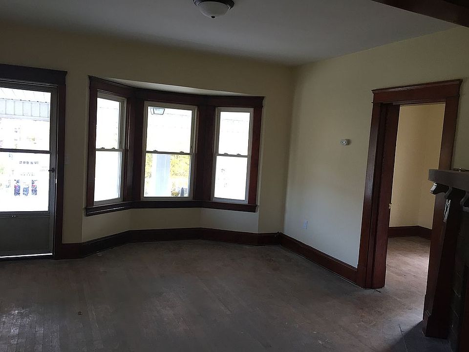 1st image of 1584 Winton Ave