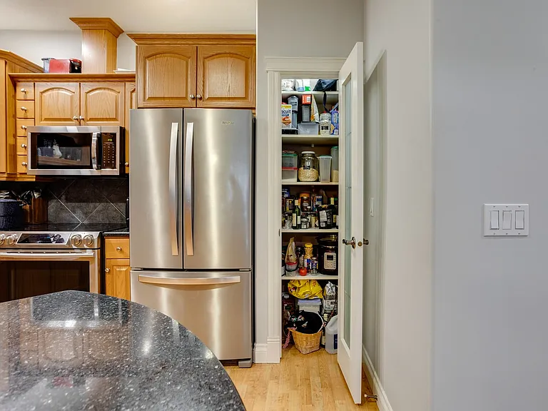 10178 117th St NW #205 — Photo 55