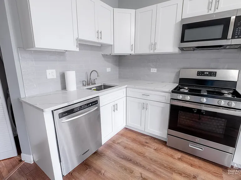 6111 S Eberhart Ave #2 — Photo 9