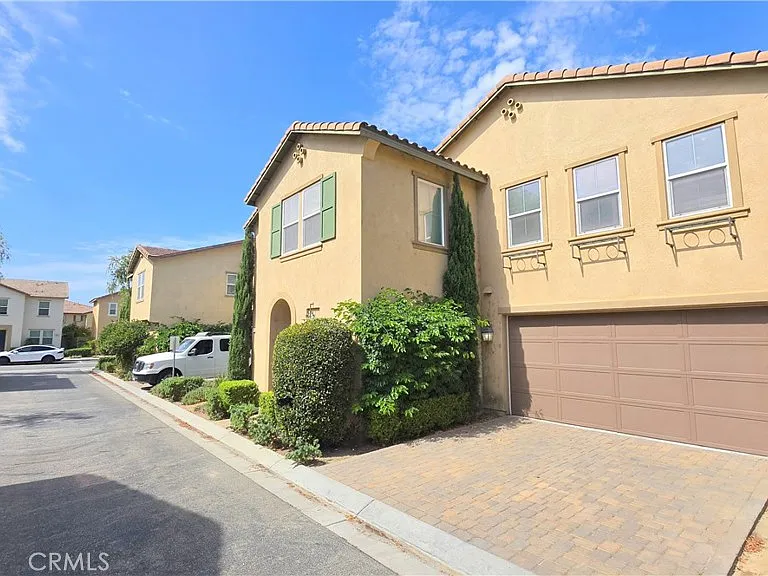3005 E Via Corvina — Photo 2