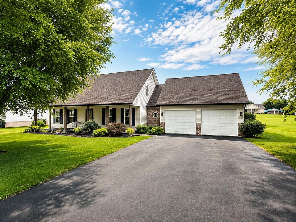 1st image of 134 Hearthside Dr