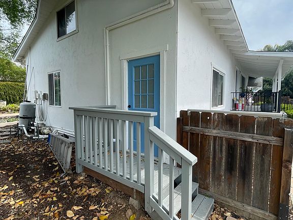 3rd image of 405 Beaumont Dr #B