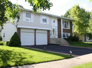 199 Sunshine Dr, Bolingbrook, IL 60490