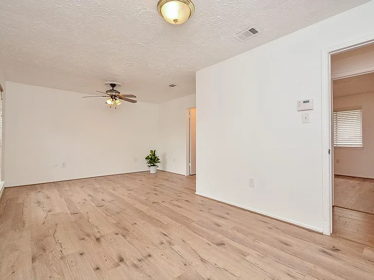 3315 Honey Creek Dr — Photo 18