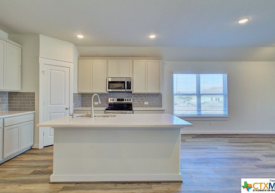 1st image of 831 Moondance Ct