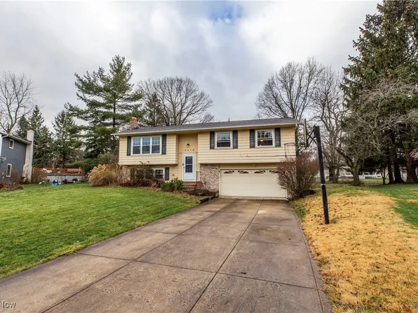 3915 Claythorne Pl, Brunswick, OH 44212