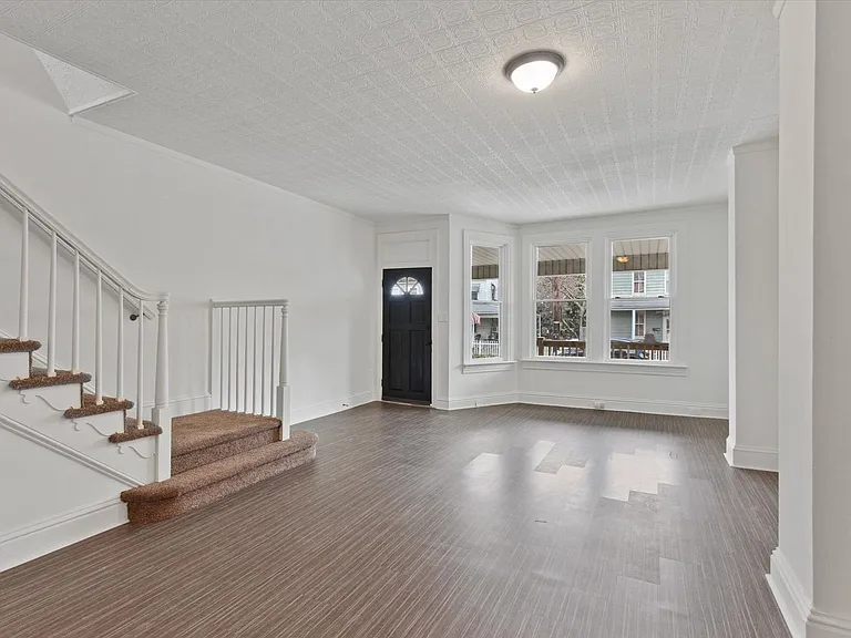 1020 N George St — Photo 5