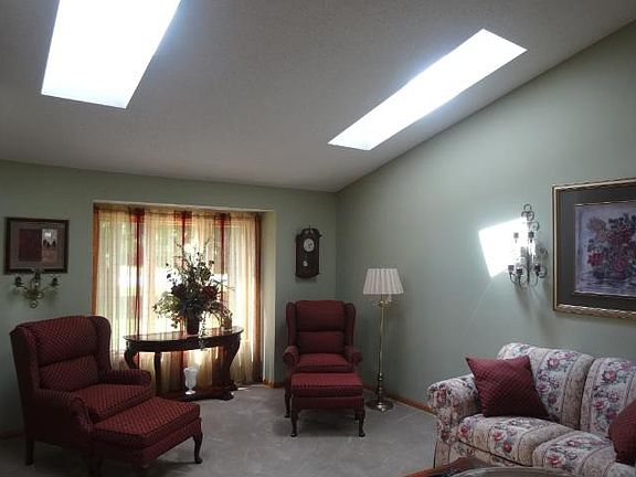 4th image of 20965 Everton Ave N