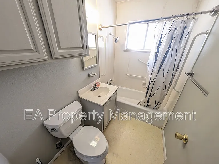 3204 La Veta Dr NE — Photo 13