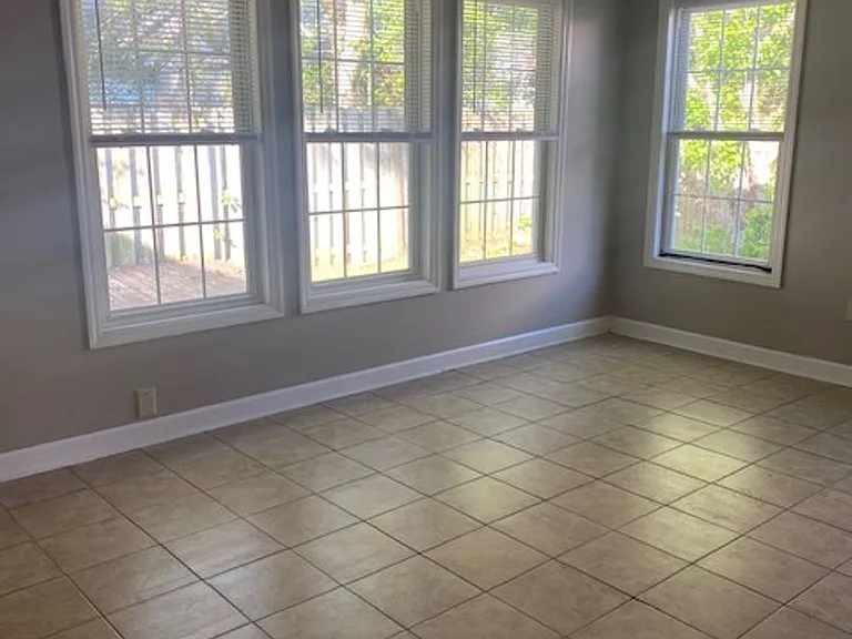4914 Pin Oak Dr — Photo 5