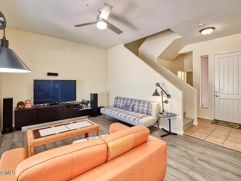 1404 W Weatherby Way — Photo 5