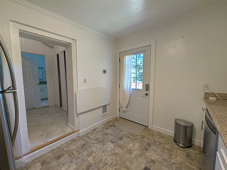 16403 Kennedy Rd — Photo 19