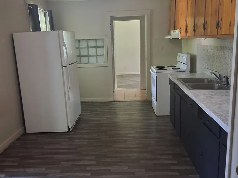 709 Sycamore St — Photo 8