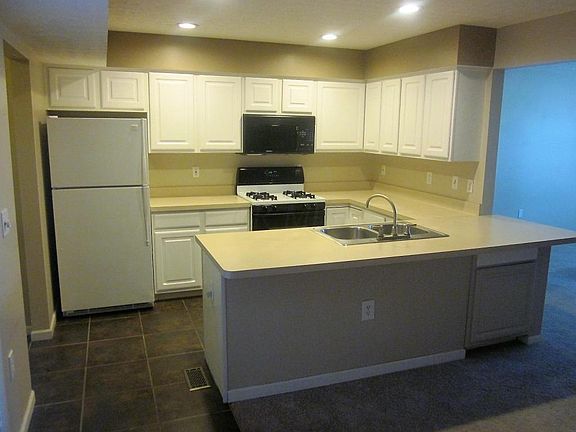 2nd image of 2987 Glenloch Cir
