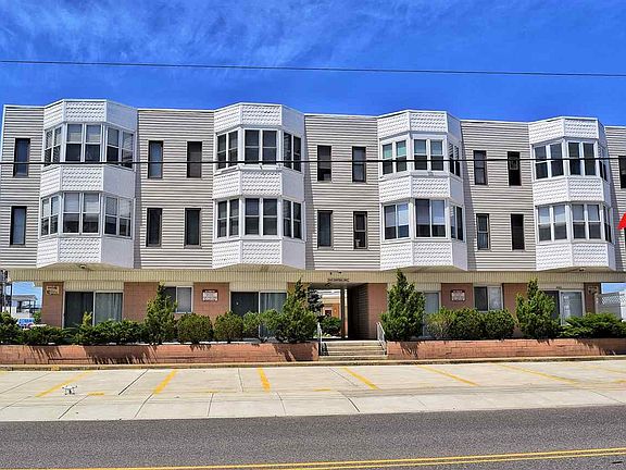 2nd image of 4114 Central Ave Unit 204
