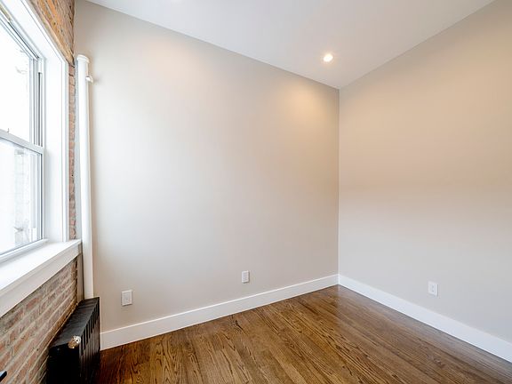 5th image of 70 Carmine St APT 5F