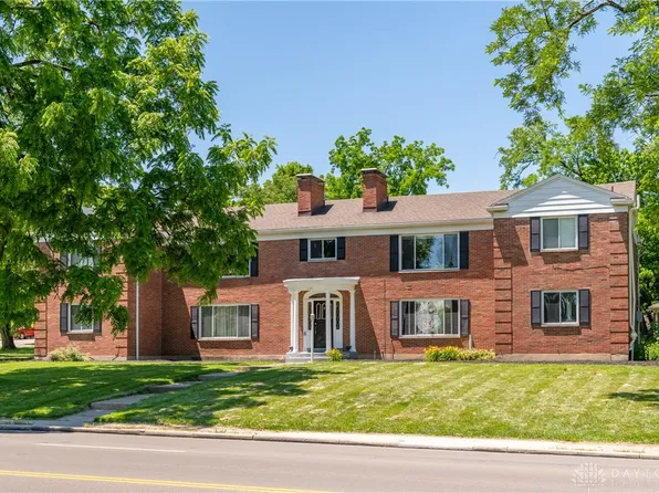 1121 Far Hills, Oakwood, OH 45419