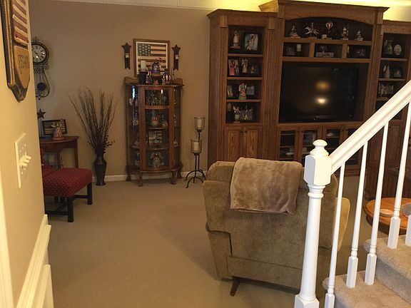 3rd image of 308 Peachtree Ln
