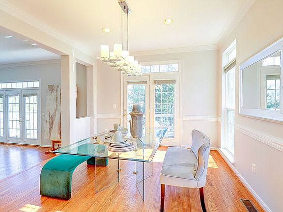5th image of 9807 Bolton Village Ct