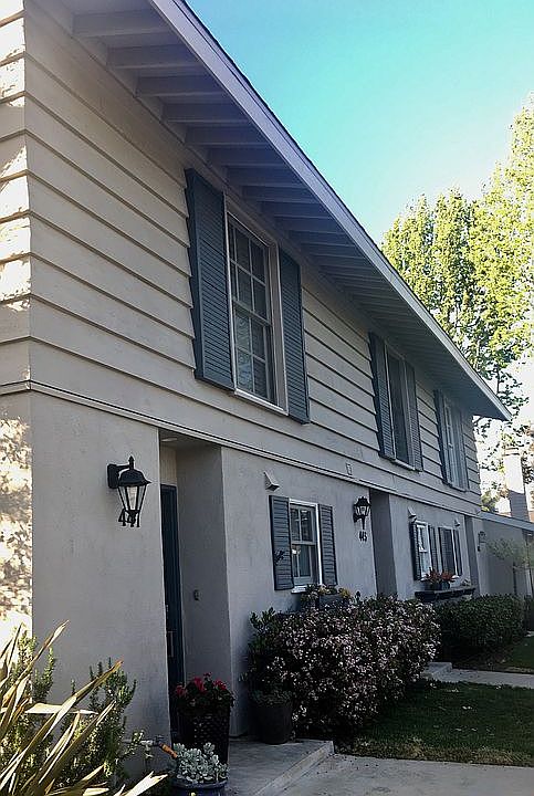 1st image of 447 Gloucester Dr