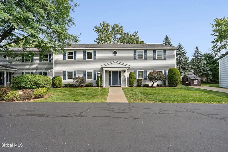 2nd image of 125 Cedarview Lane