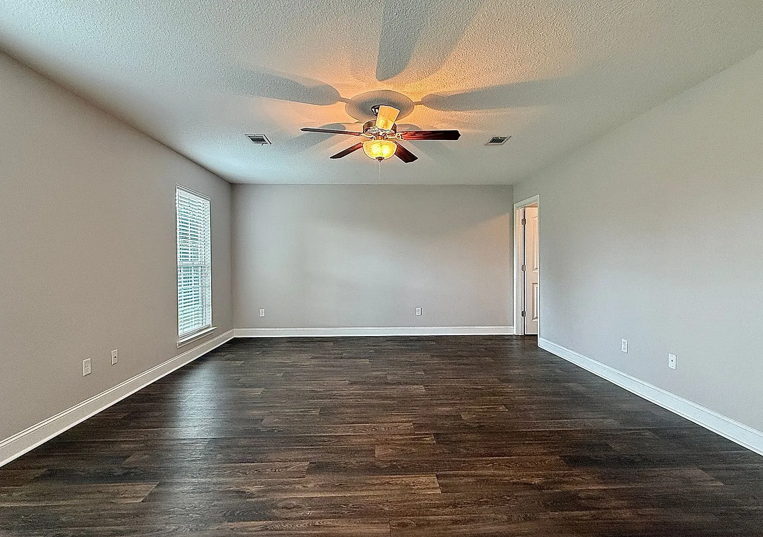 Move-In Ready | Pet Friendly — Photo 4