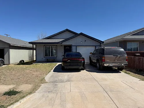 2205 Cedar Ave Photo 1