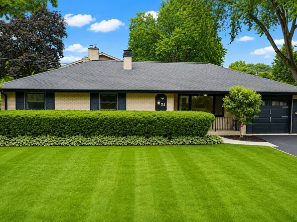 51 E Heron Dr, Palatine, IL 60067