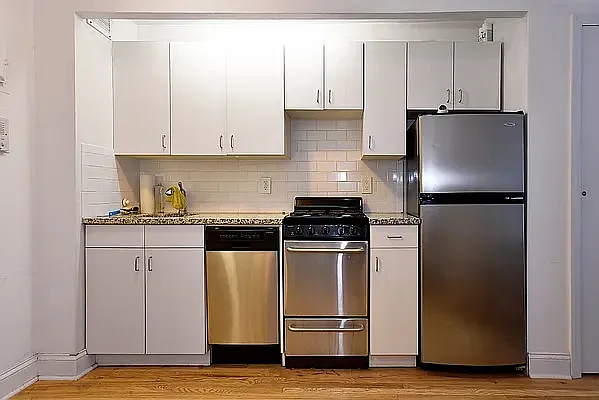226 West 15th Street — Photo 3