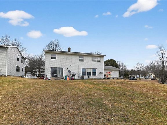 5th image of 6401-6403 Raymond Road