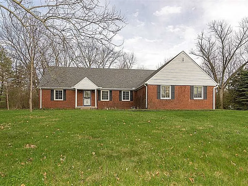 5401 Hedgerow Dr photo 1