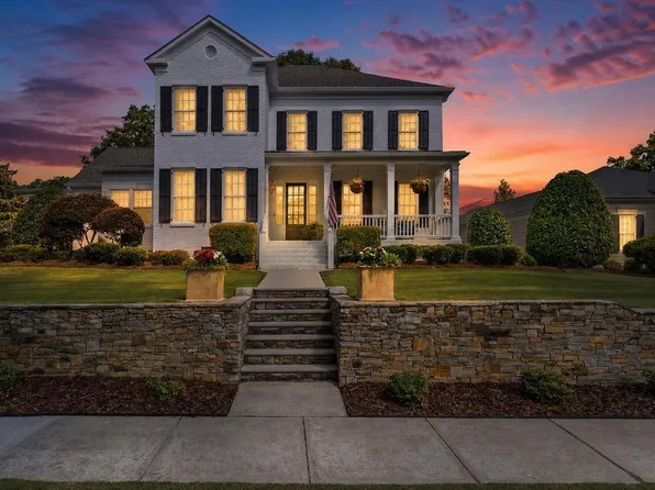 487 Renaissance Dr, Hoover, AL 35226