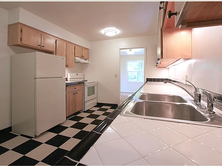 10325 SW Eastridge St #64 — Photo 1
