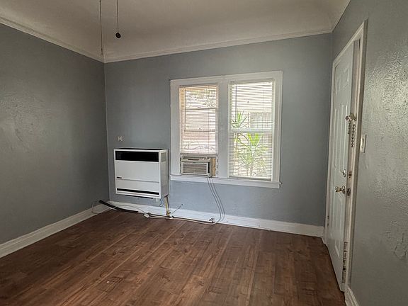 3rd image of 1124 N New Hampshire Ave #D