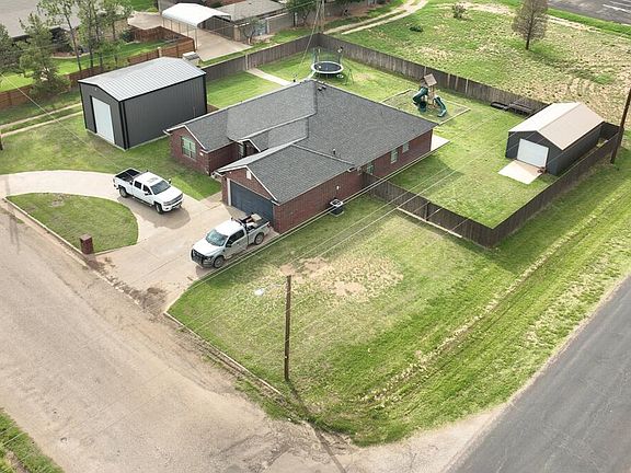 3rd image of 2302 Highland Dr