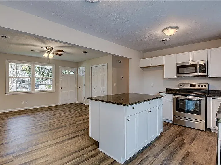 3316 Sylvester Dr — Photo 6
