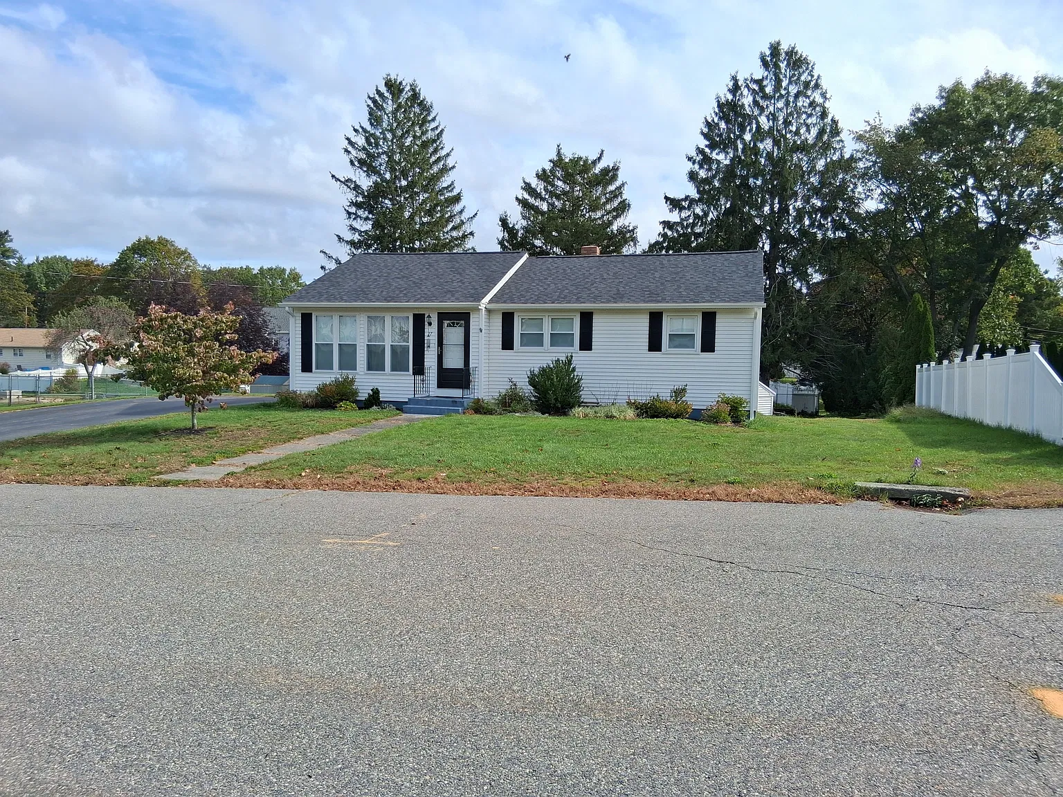 3 bed, 2106 sqft, $3,200 — Photo 1