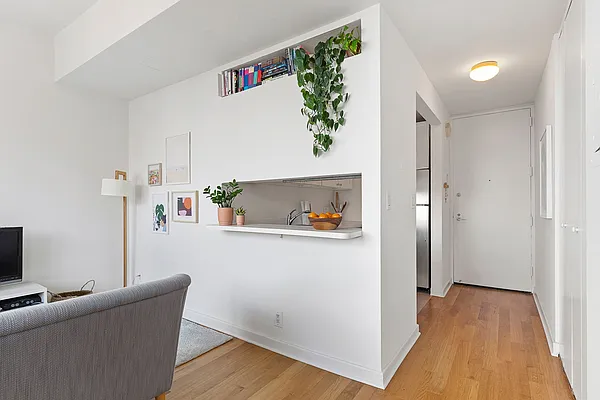 Sold by Nest Seekers International | media 16