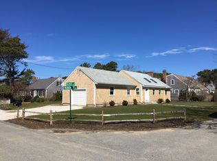 7 Manamock Rd, Chatham, MA 02633