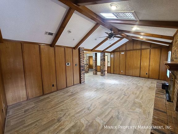 4th image of 4005 Saint Andrews Dr