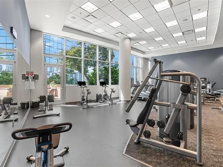 1080 Peachtree St NE #2110 — Photo 39