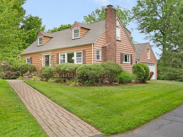 30 Hughes Ln, Watchung Boro, NJ 07069