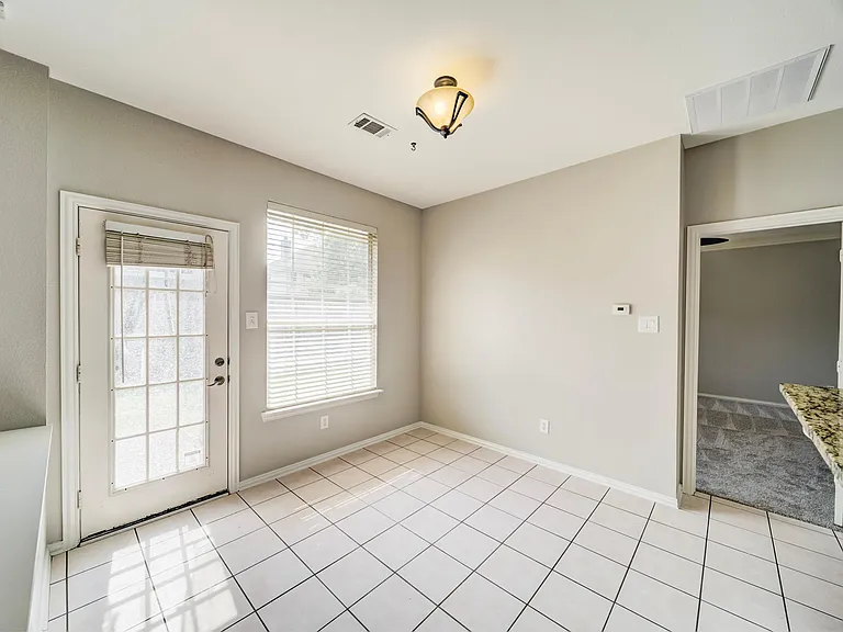 4618 Devonshire Dr — Photo 17