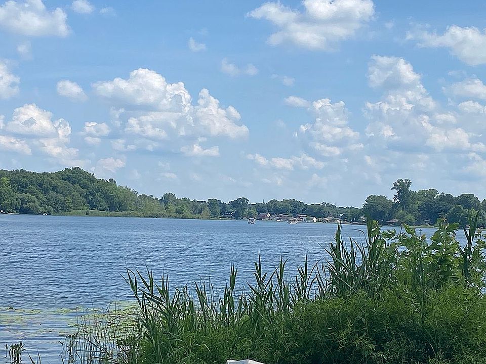 Close to Chain-O-Lakes 