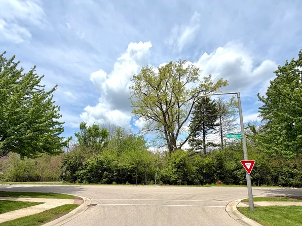 24W554 Burlington Ave, Naperville, IL 60563