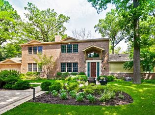 2760 Riverwoods Rd, Riverwoods, IL 60015