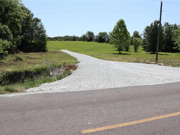 36 Highway E, Jonesburg, MO 63351