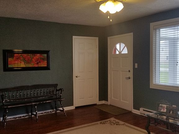 Living Room 13' x 19'